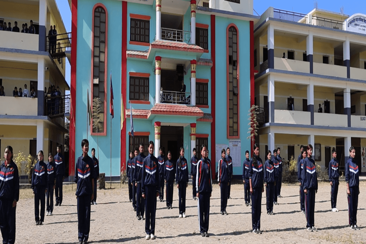 सरस्वती माध्यमिक विद्यालय डकाहा सिनियर एन.सि.सि. ट्रेकिङ सम्पन्न