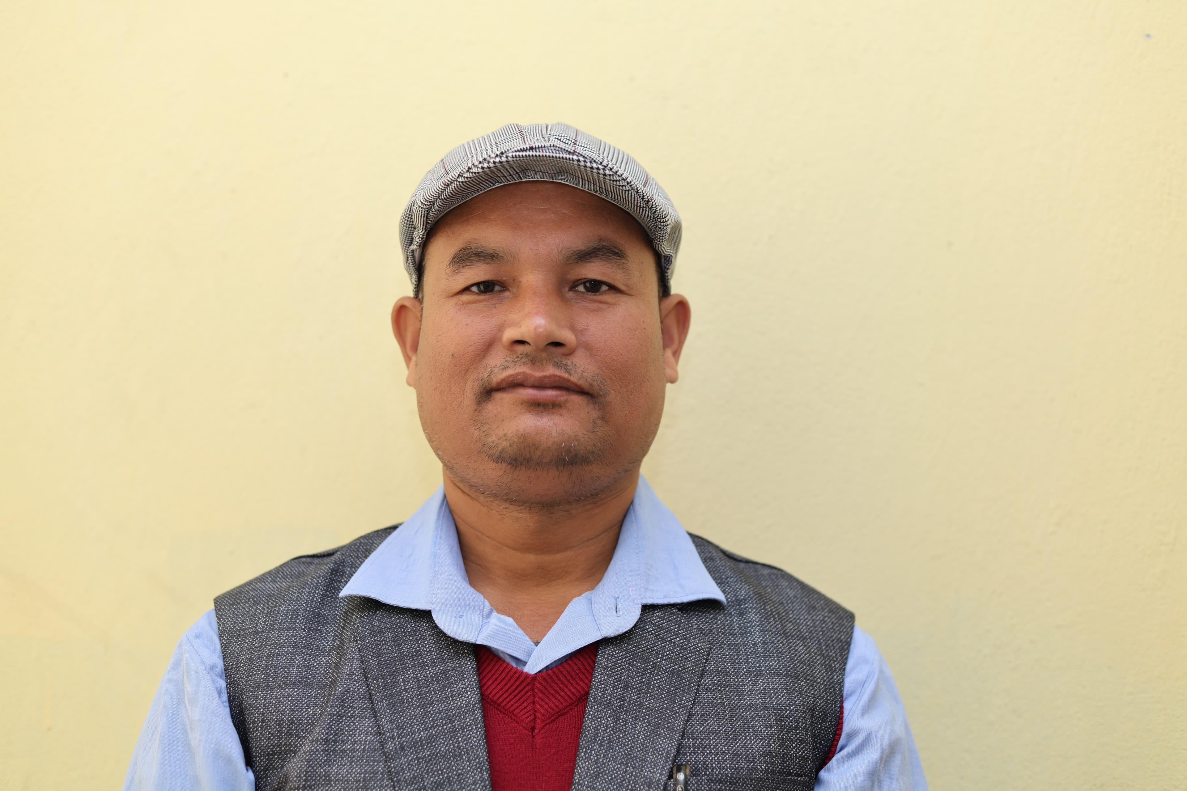 नरेन्द्र अधिकारी